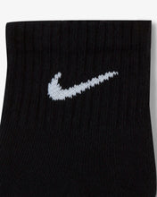 Load image into Gallery viewer, Nike Everyday Cushioned Ankle Socks (3 Pairs) Black