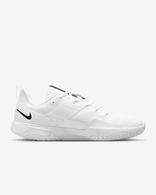 Load image into Gallery viewer, NikeCourt Junior Vapor Lite HC Tennis Shoe - White SIZE US 4-7
