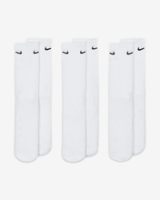 Load image into Gallery viewer, Nike Everyday Cushioned Training Crew Socks (3 Pairs) White

