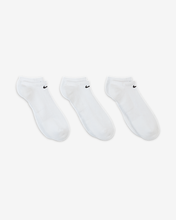 Load image into Gallery viewer, Nike Everyday Cushioned Training No-Show Socks (3 Pairs) White
